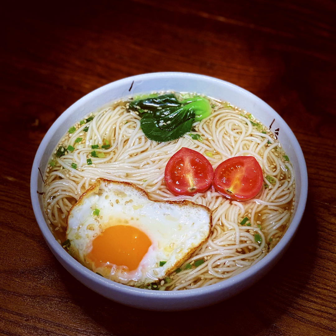 鹏妈在奔跑做的10分钟快手早餐热汤面