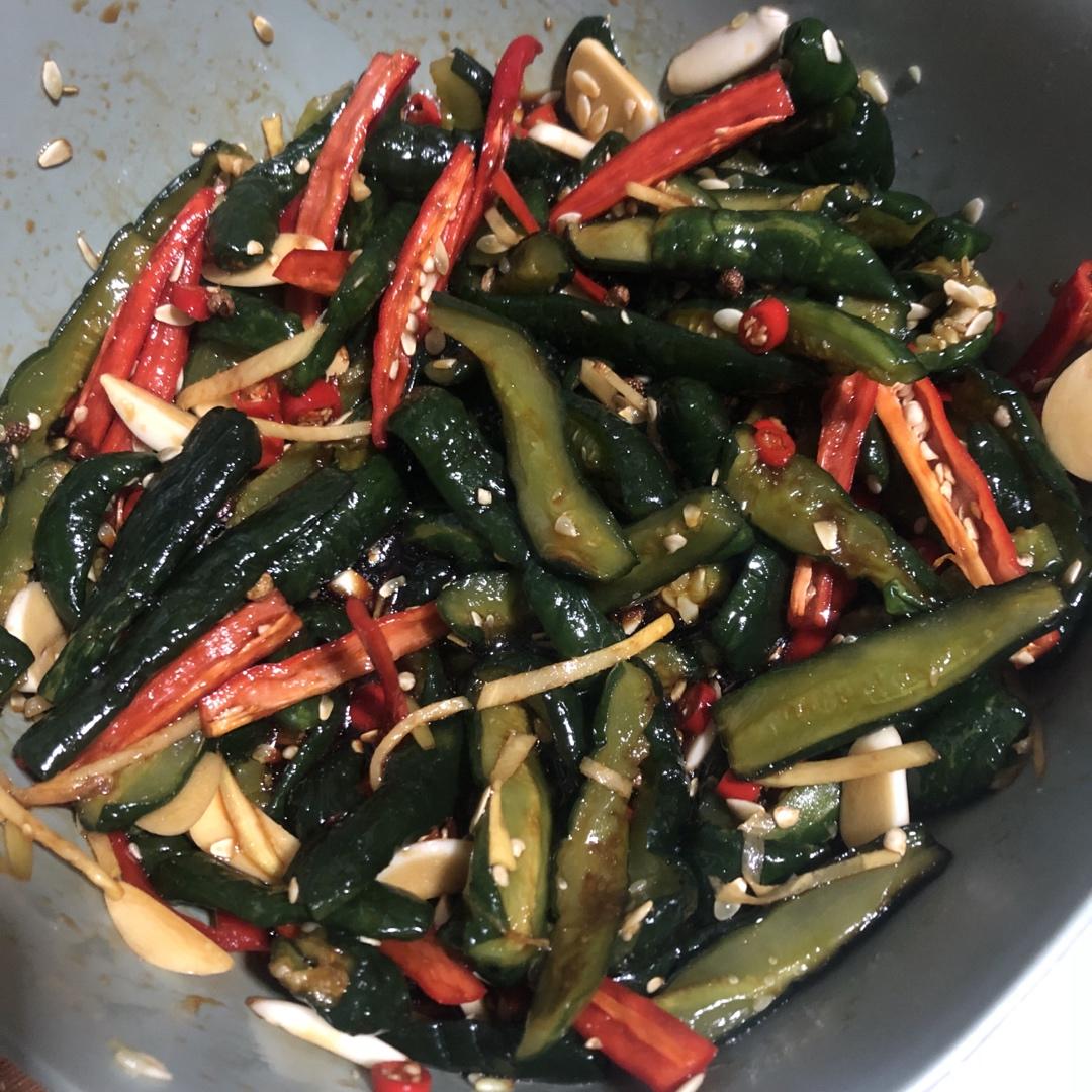xu123做的腌黄瓜(非常好吃的咸菜)