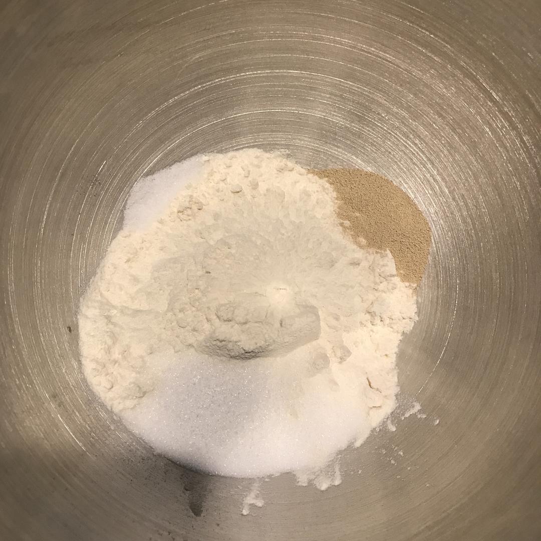 纯奶手撕吐司的做法 步骤1