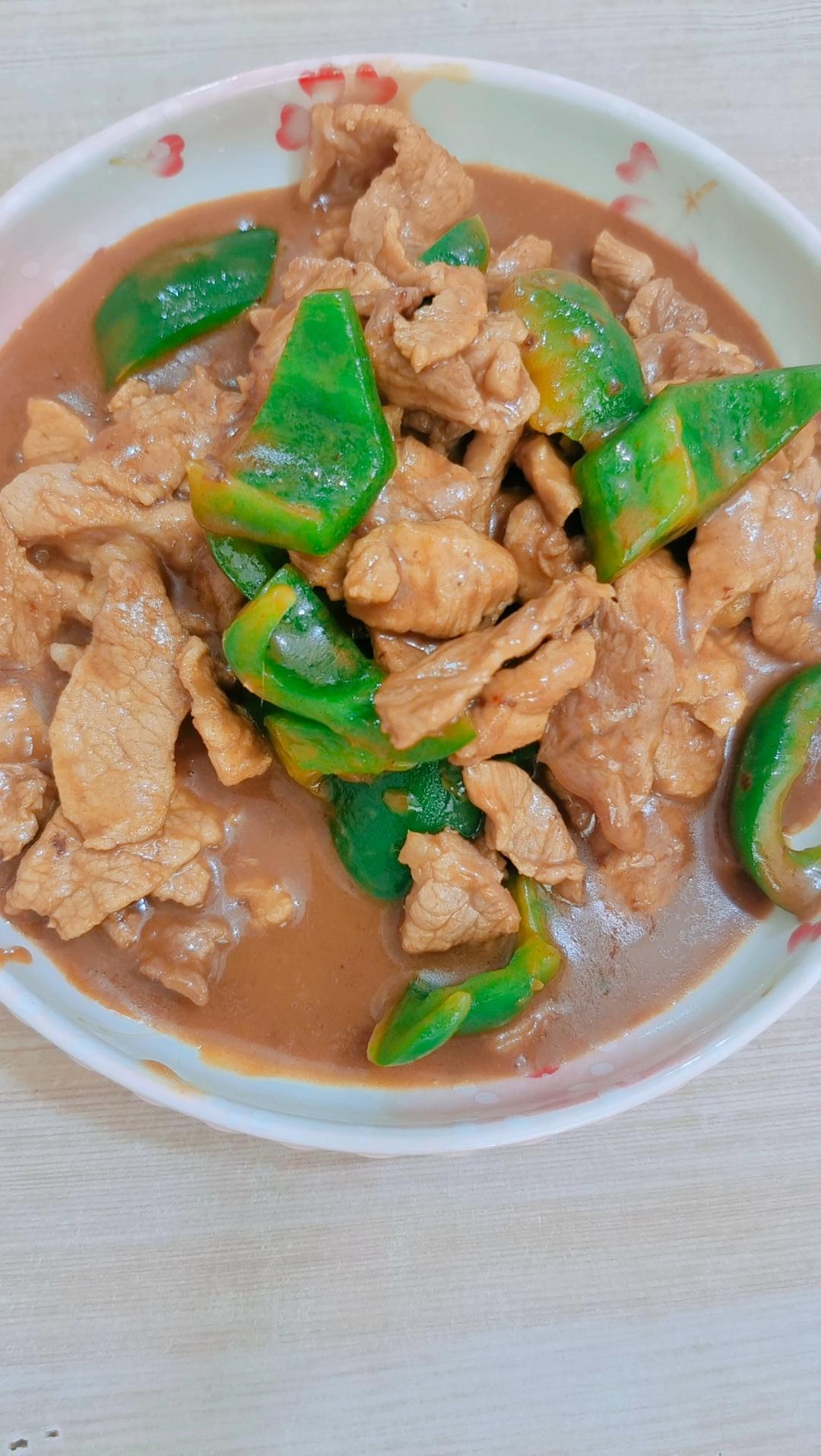 下饭神器👉青椒炒肉