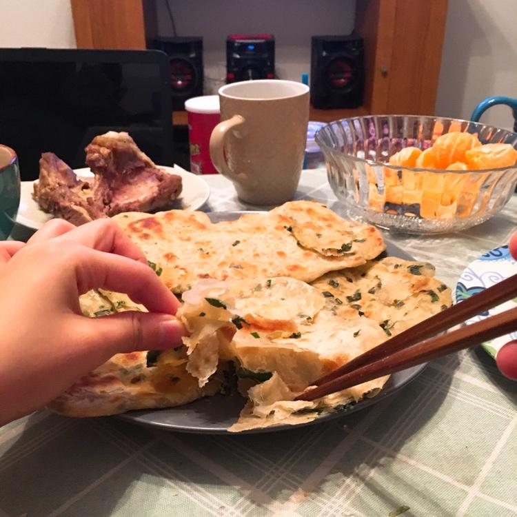 堂妈教你做飘香葱油饼