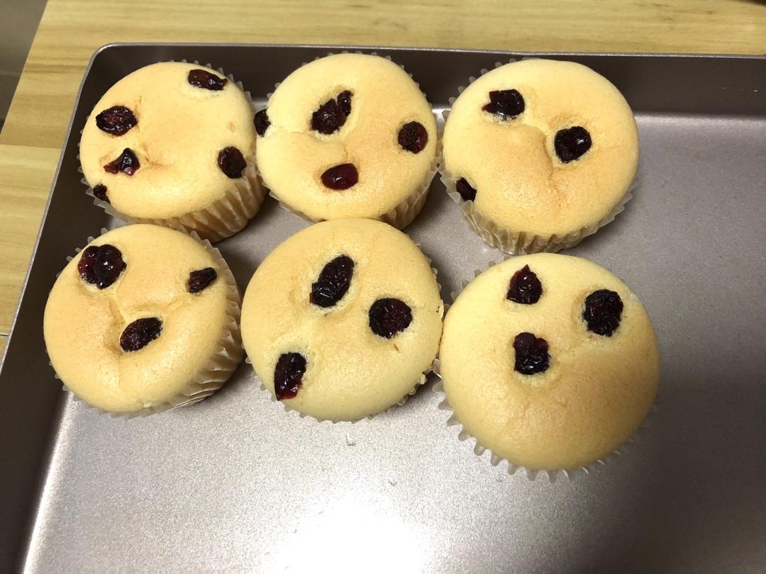 不塌不凹的纸杯戚风蛋糕