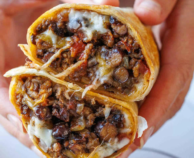 墨西哥牛肉卷饼Beef Burrito(Natasha’s Kitchen)的做法