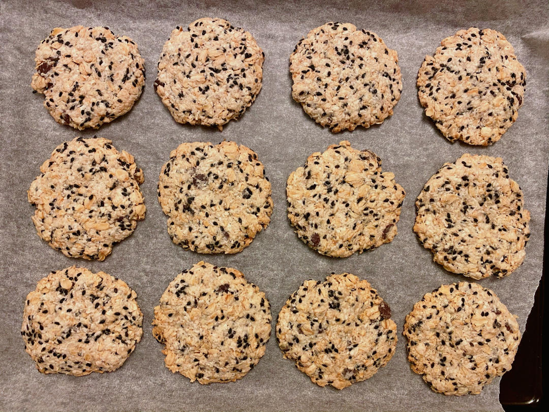 素食:有机燕麦芝麻大饼干