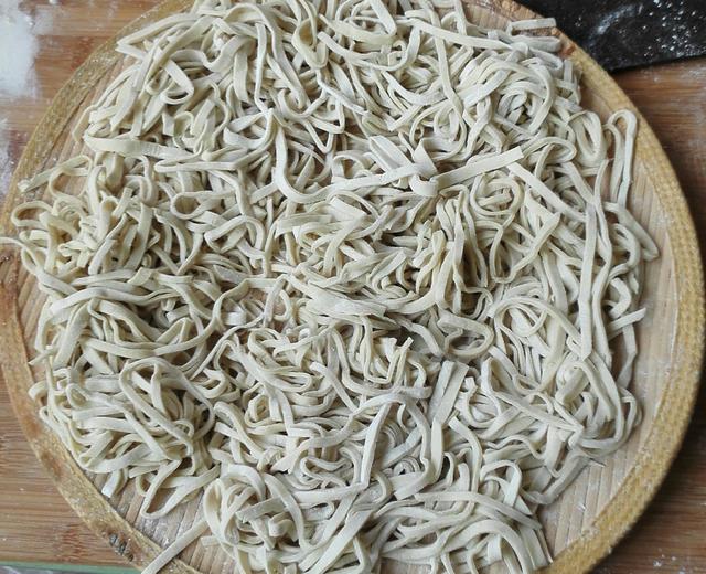 正宗胶东手擀面的做法