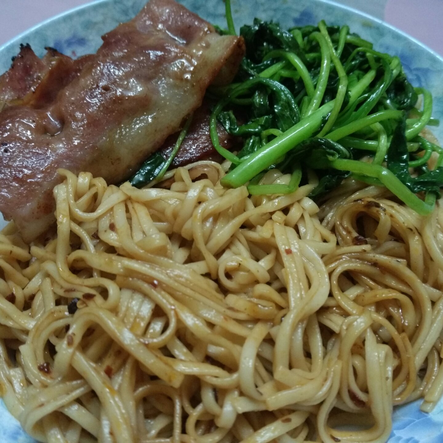 辣辣的干拌面