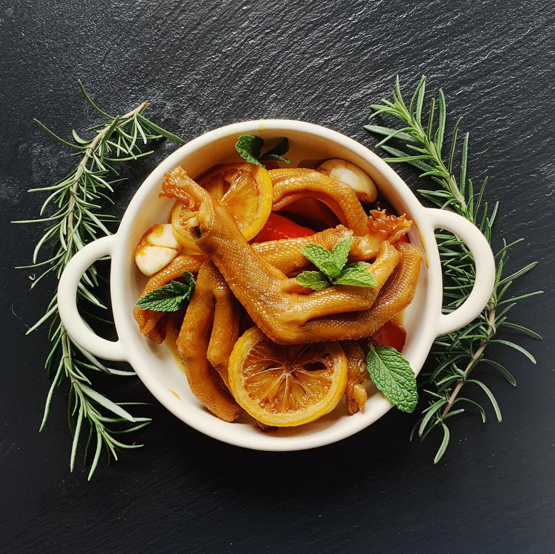 【爽脆柠檬泡椒酸甜鸭掌的做法步骤图】喜乐食堂_下厨房