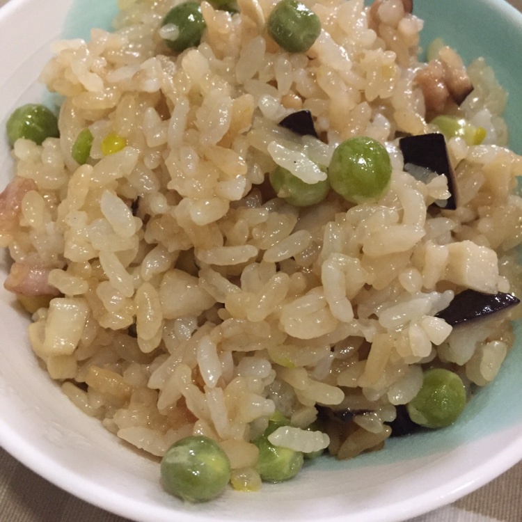 水瓶做的立夏饭蚕豆饭