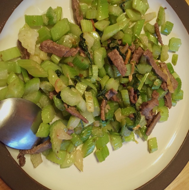 芹菜炒肉