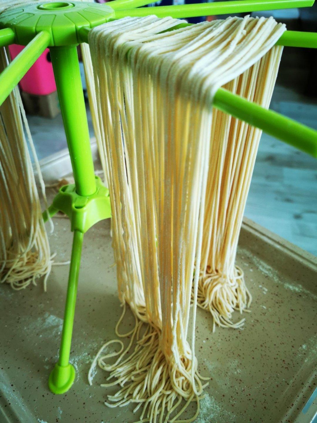 自制Q弹筋道的面条（压面机版）
