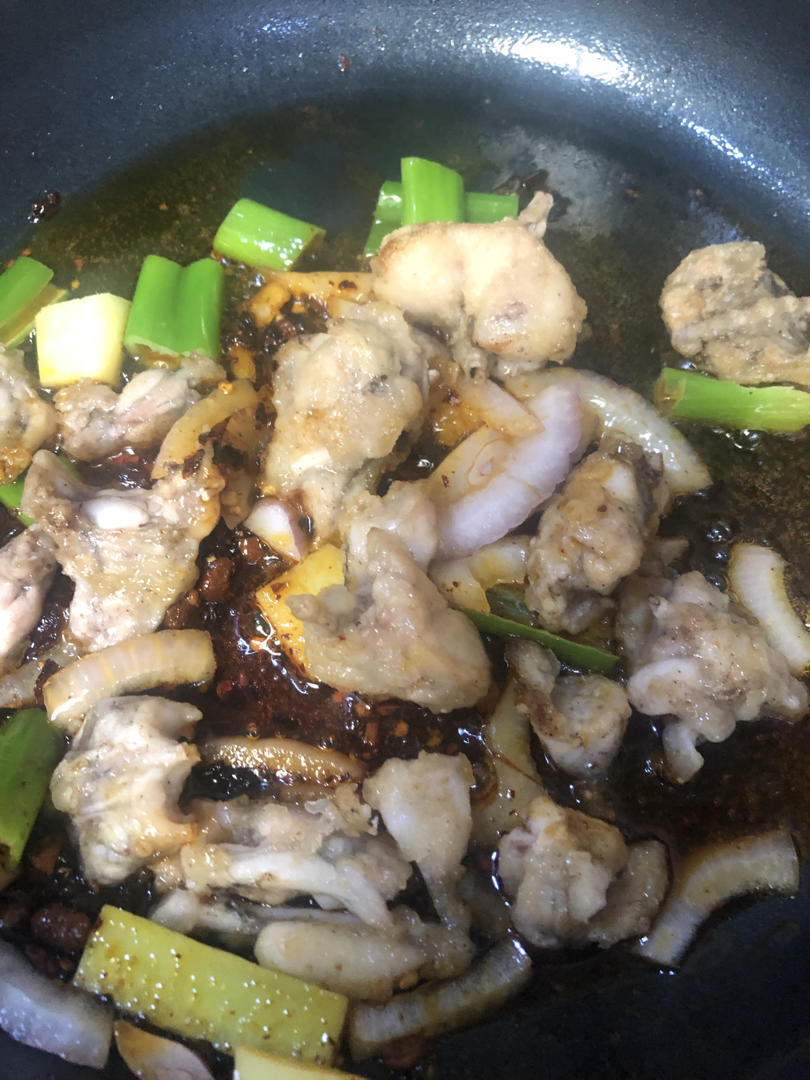 干锅牛蛙