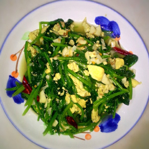菠菜炒鸡蛋
