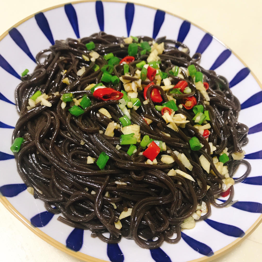 凉拌蕨根粉
