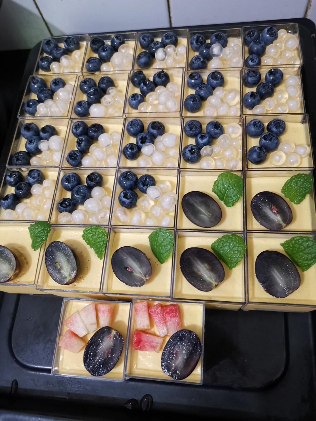 小正方形慕斯蛋糕小方杯（蓝莓味、芒果味）