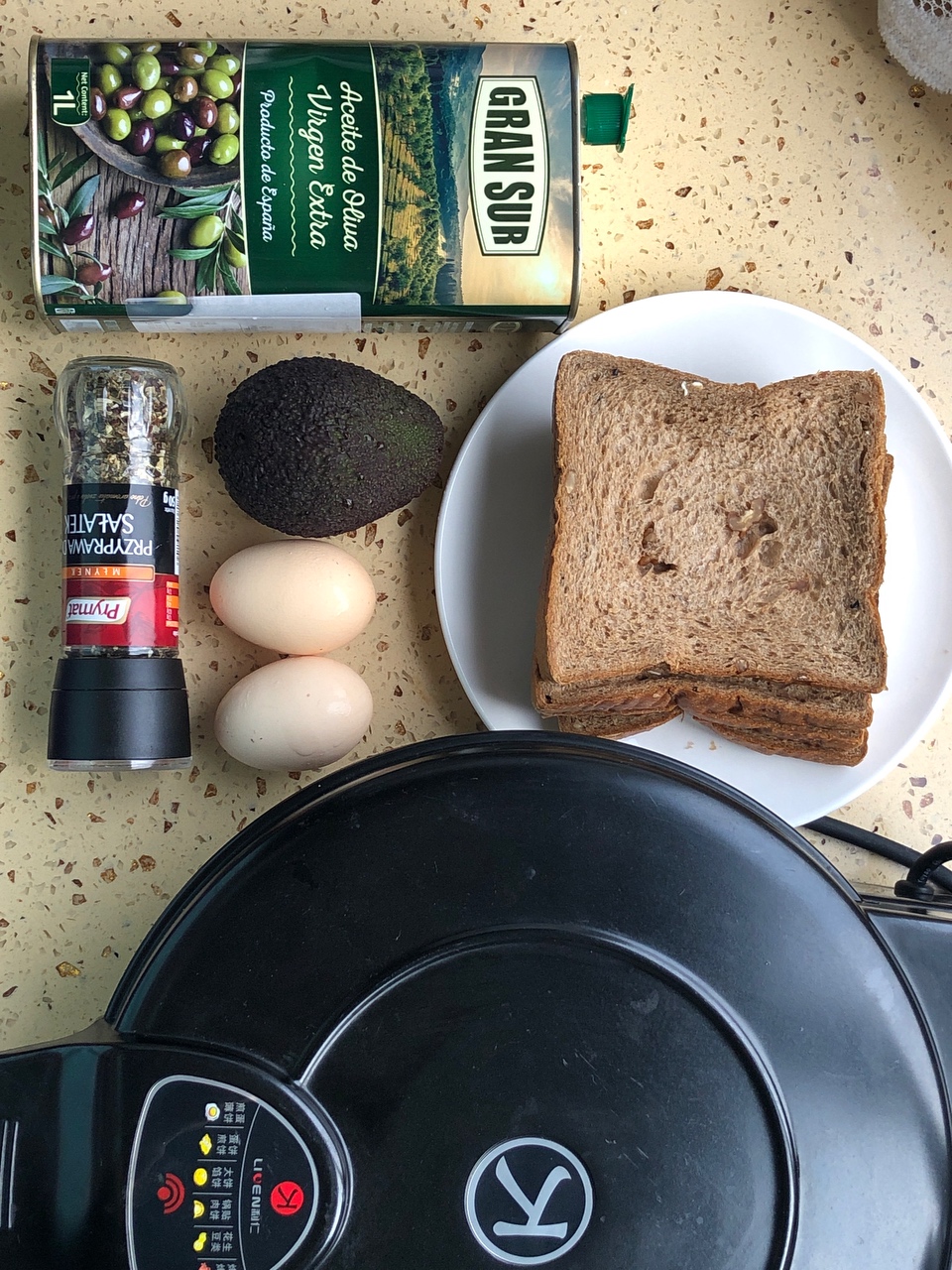 电饼铛版热压三明治的做法 步骤1