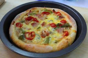 烤箱做披萨---简易火腿蔬菜披萨的做法 步骤9