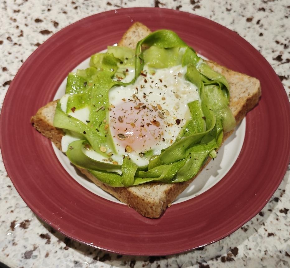 5分钟快手早餐｜西葫芦煎蛋三明治