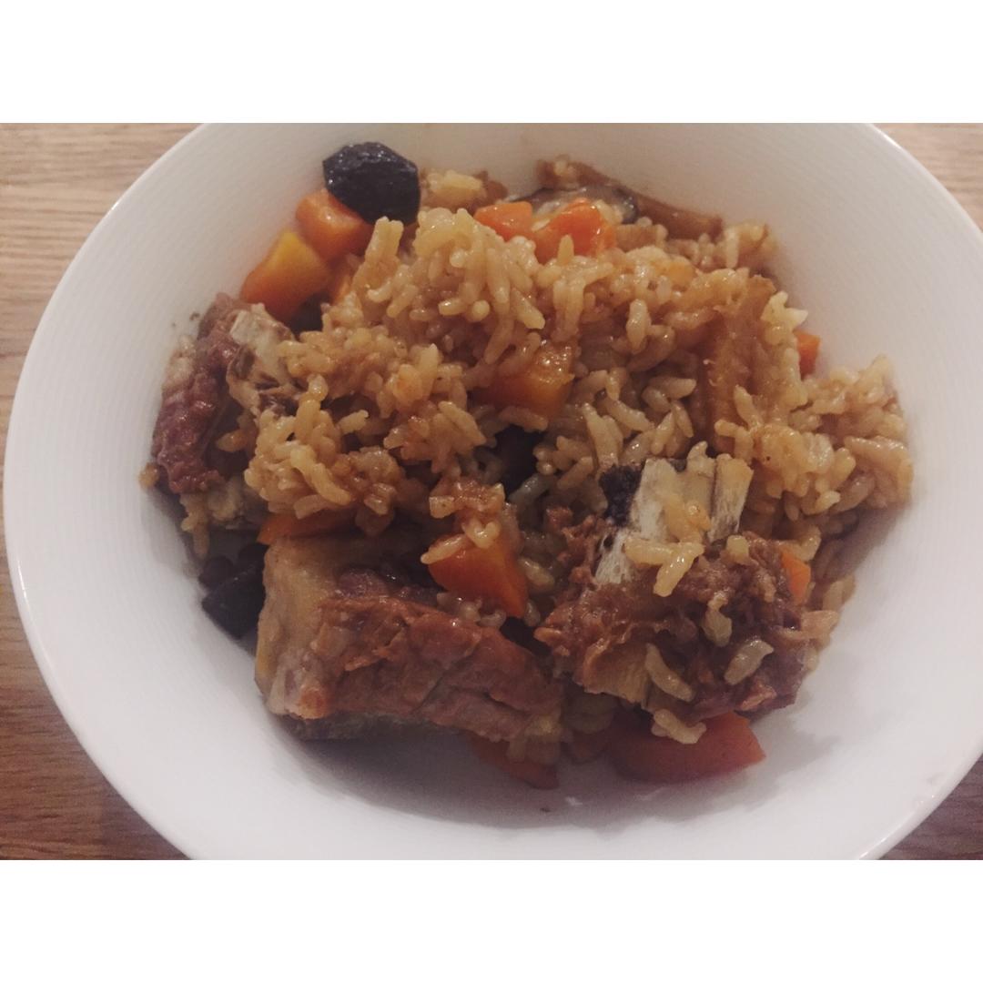 喷香排骨焖饭（爆好吃）