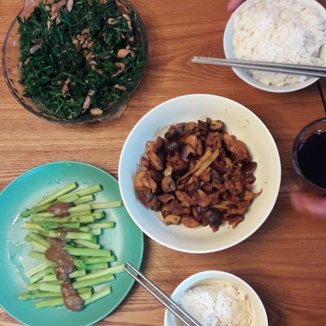 香菇鸡块