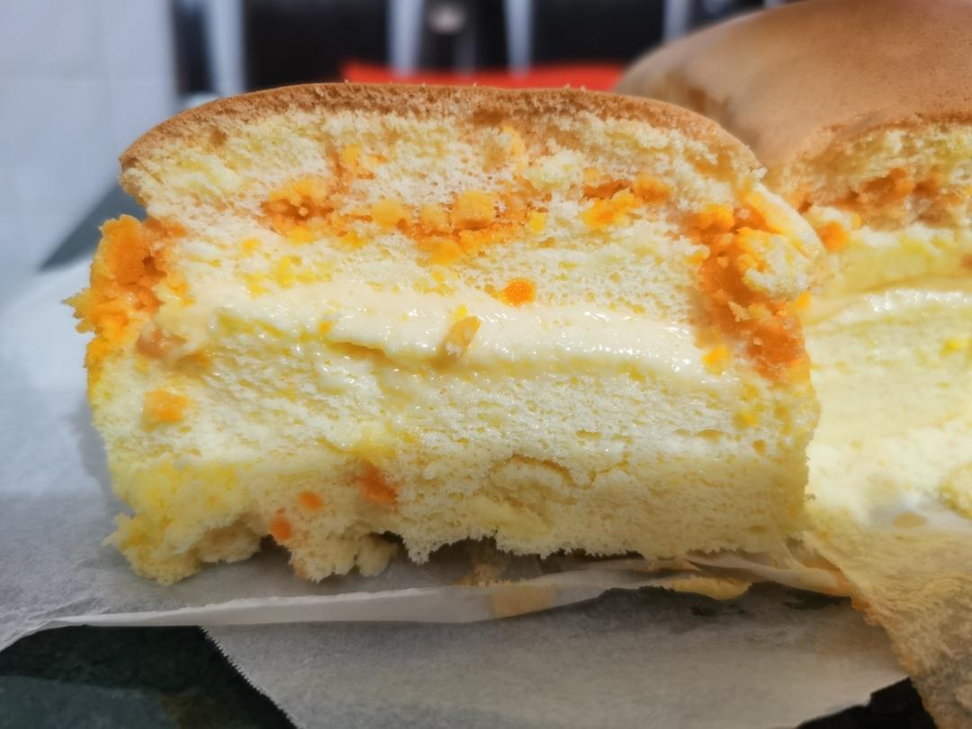 超超超柔软的咸蛋黄芝士古早蛋糕!