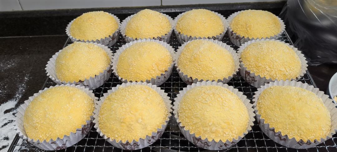 非常柔软的蒜香芝士餐包做法，满屋飘香