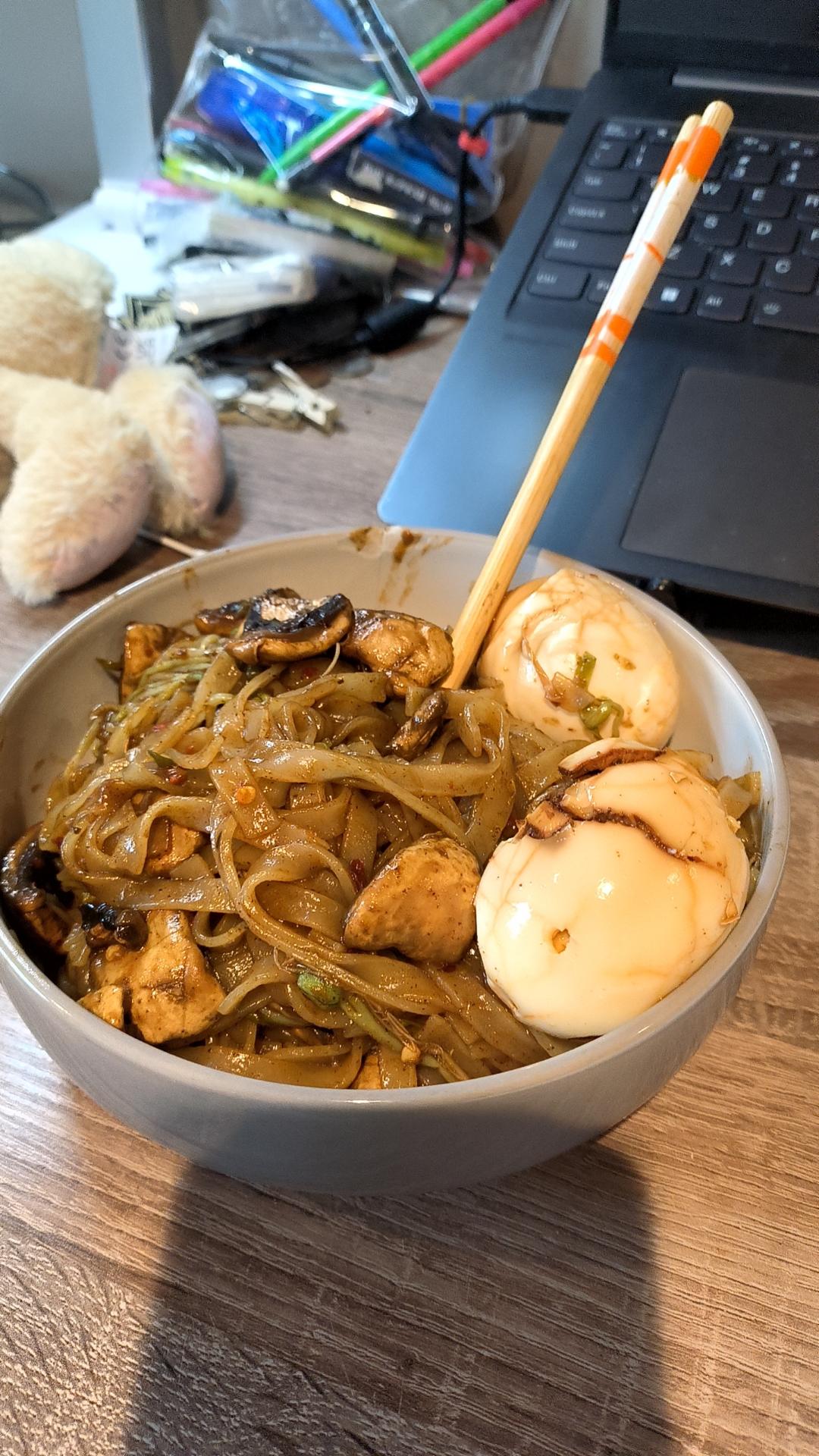 路边摊的炒河粉