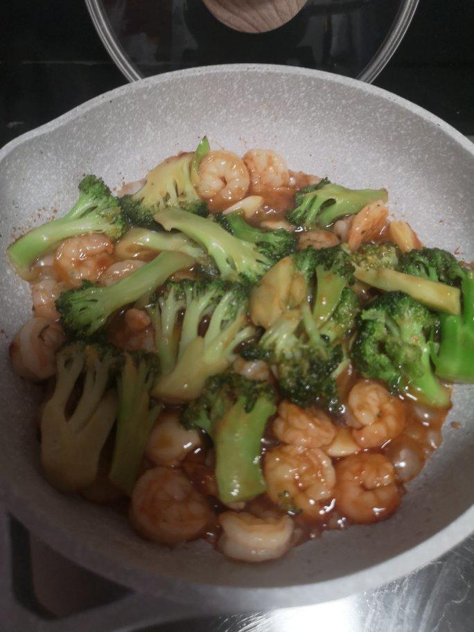 evenlong做的挑战100道家常菜半荤西兰花炒虾仁