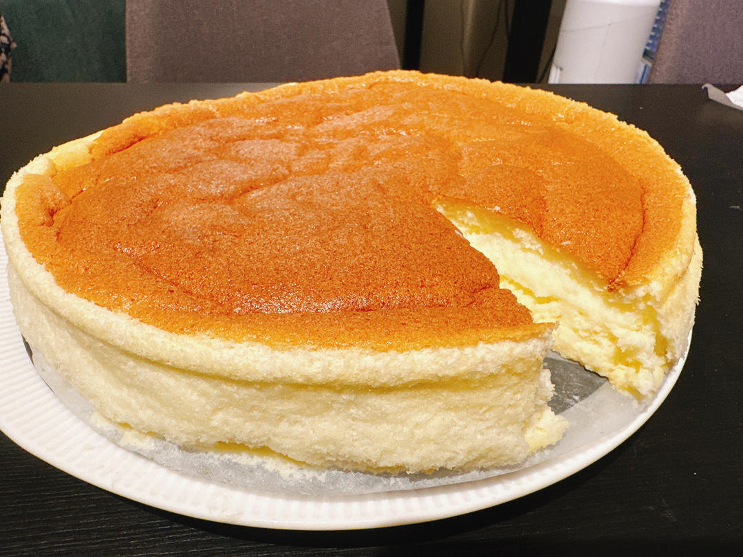 好吃到停不了口的乳酪蛋糕(制作方法十分简单)