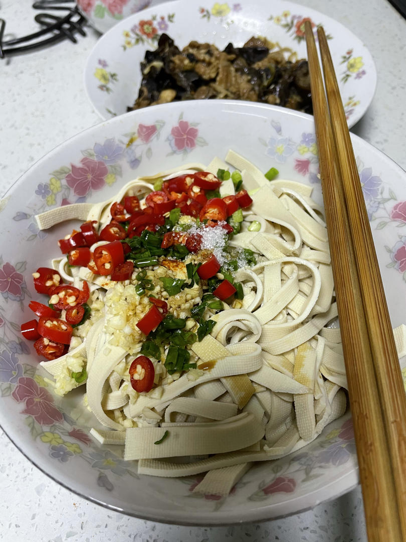 零失败‼️比辣条还好吃百倍〰️香辣豆皮