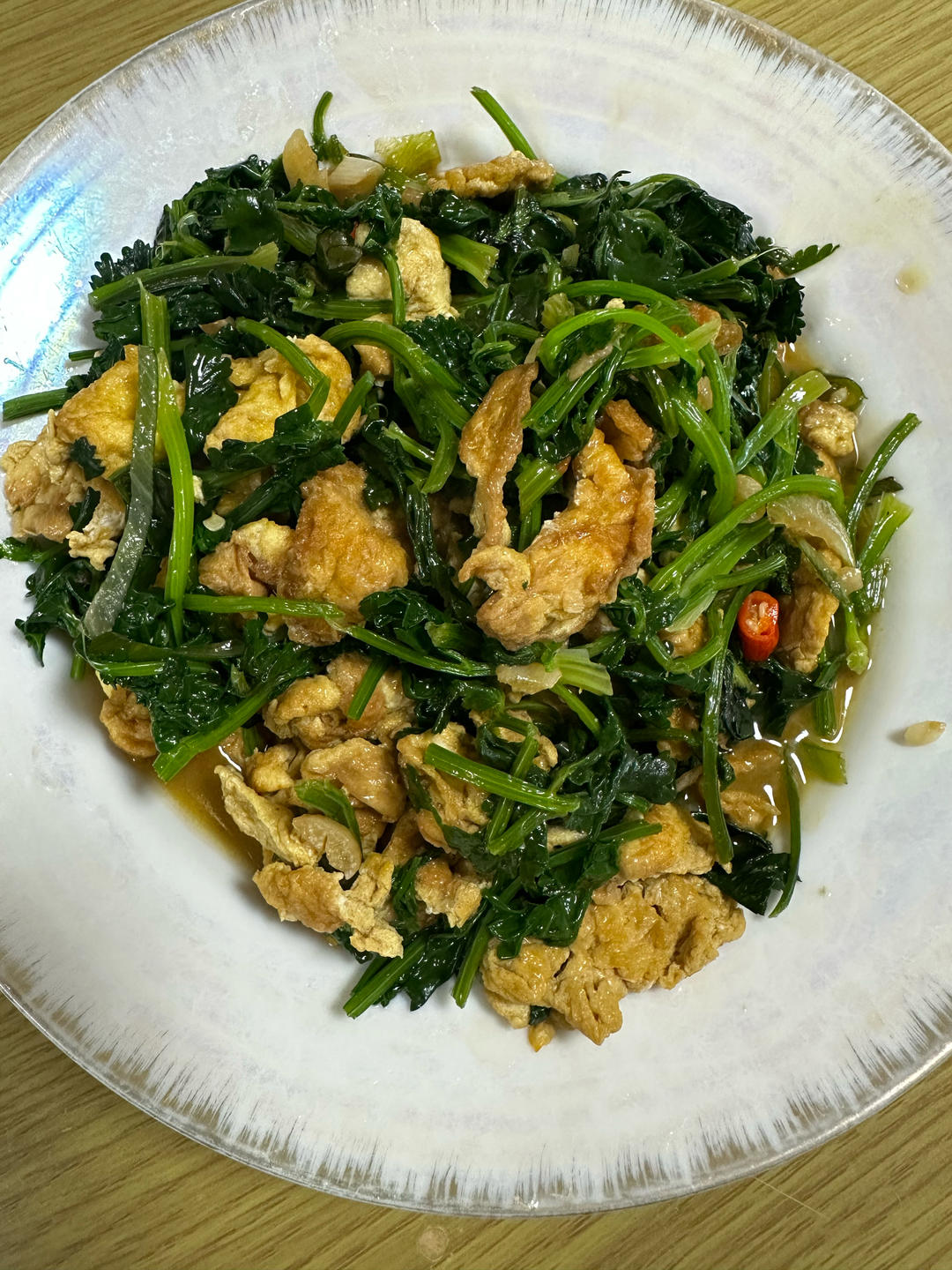 清新鲜美香菜炒鸡蛋