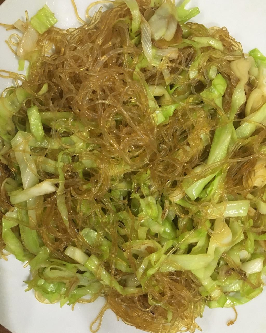 卷心菜炒粉丝 Glass noodles with Cabbage