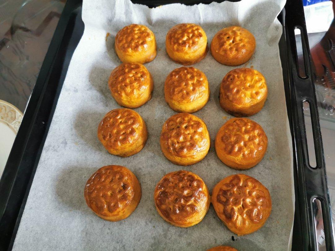 黑芝麻蛋黄月饼