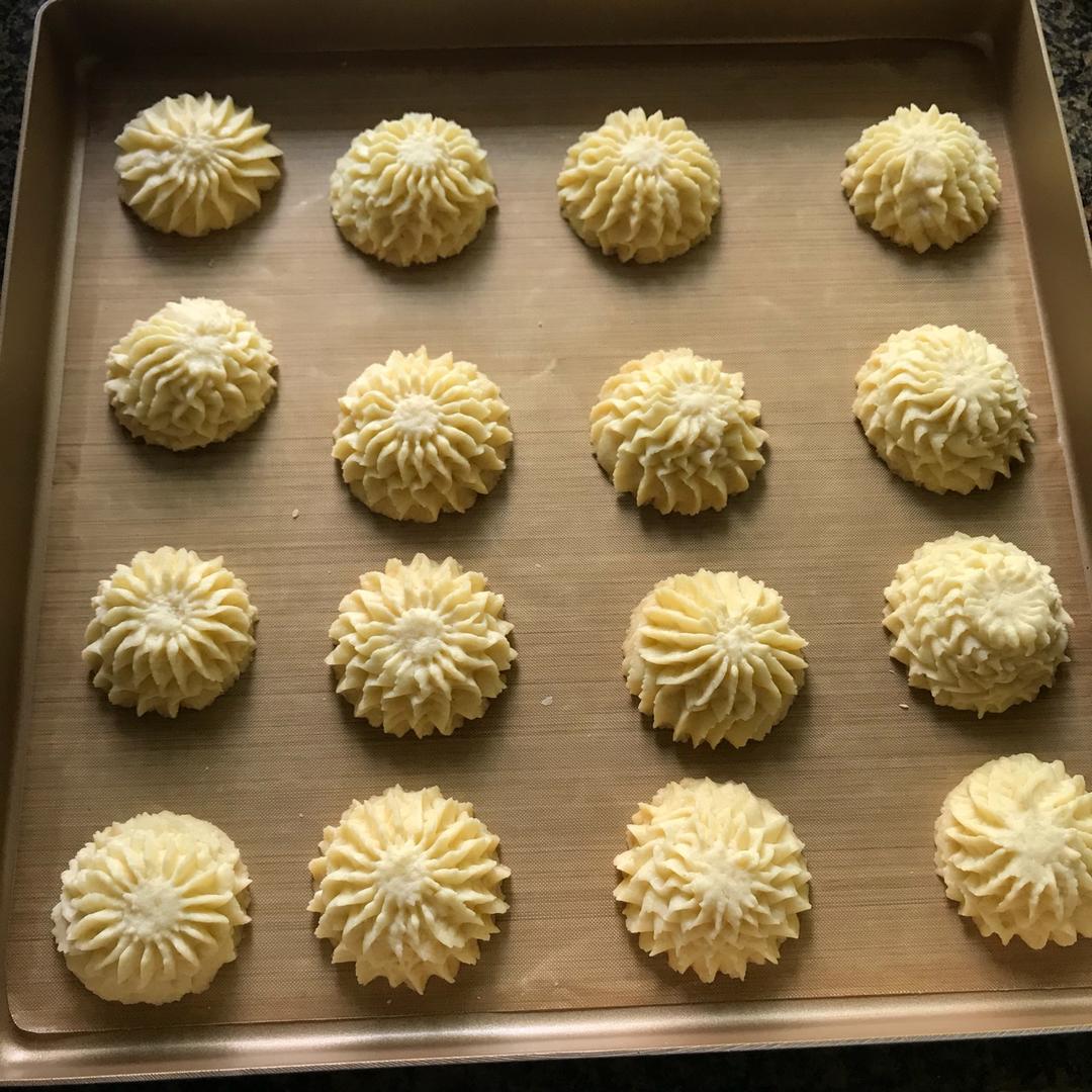 香气四溢的--奶油云顶曲奇