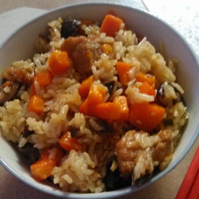 喷香排骨焖饭（爆好吃）