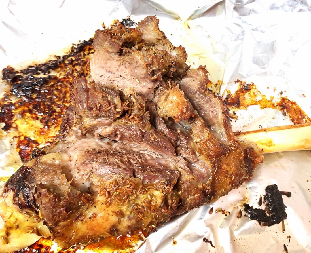 孜然蒜香烤羊腿