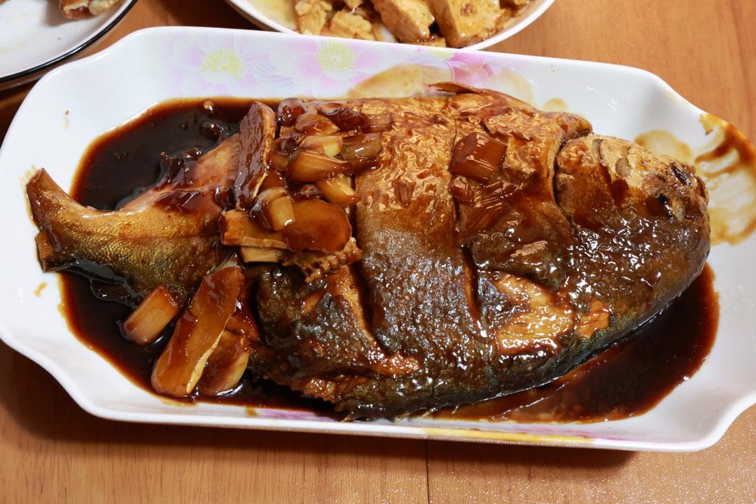 红烧金鲳鱼