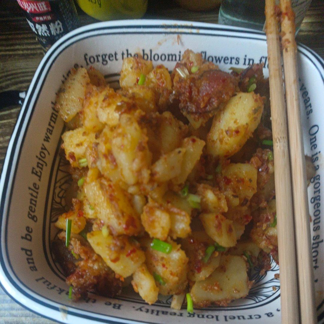 腊肉焖土豆