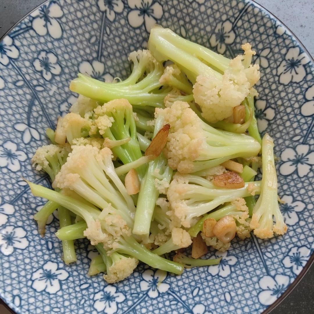 适合减肥吃的清炒菜花（少油少盐）
