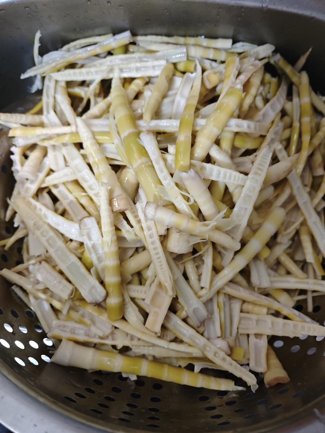 春日凉菜：酸辣爽口的泡椒脆笋
