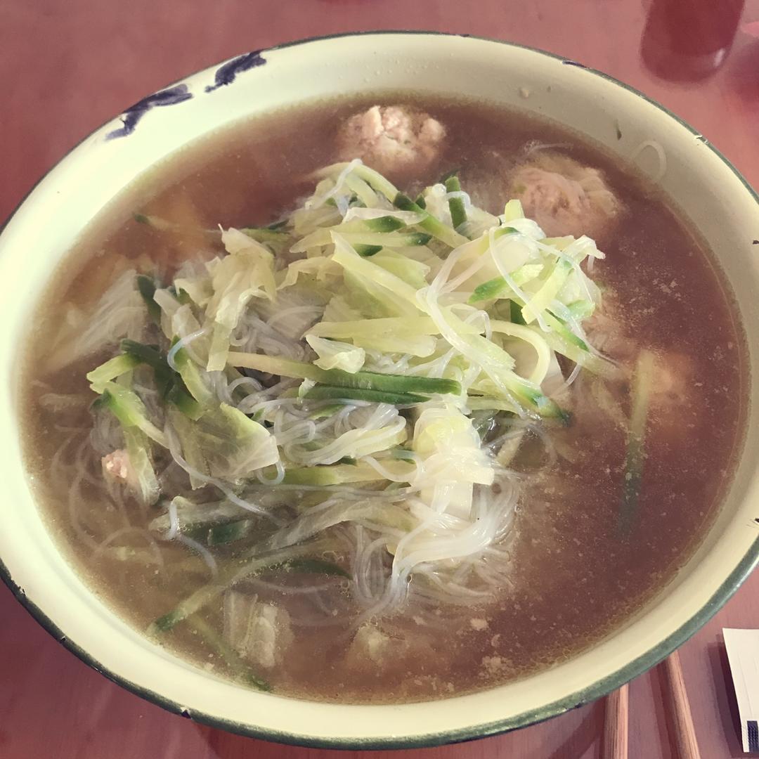 【10分钟系列】白萝卜豆腐圆子汤