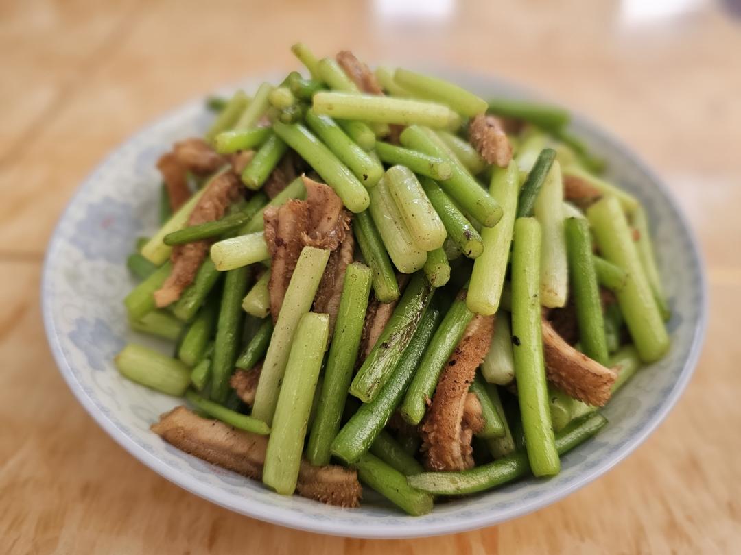 蒜苔炒毛肚