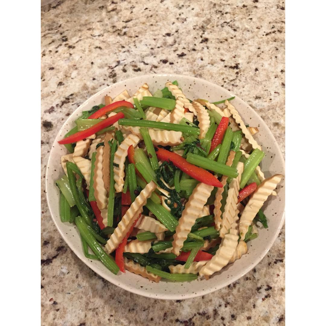 素菜：芹菜炒豆腐干