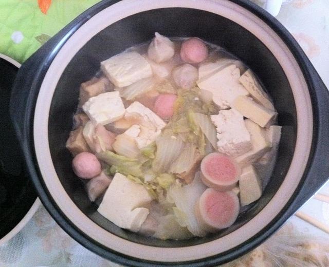 白菜豆腐丸子煲