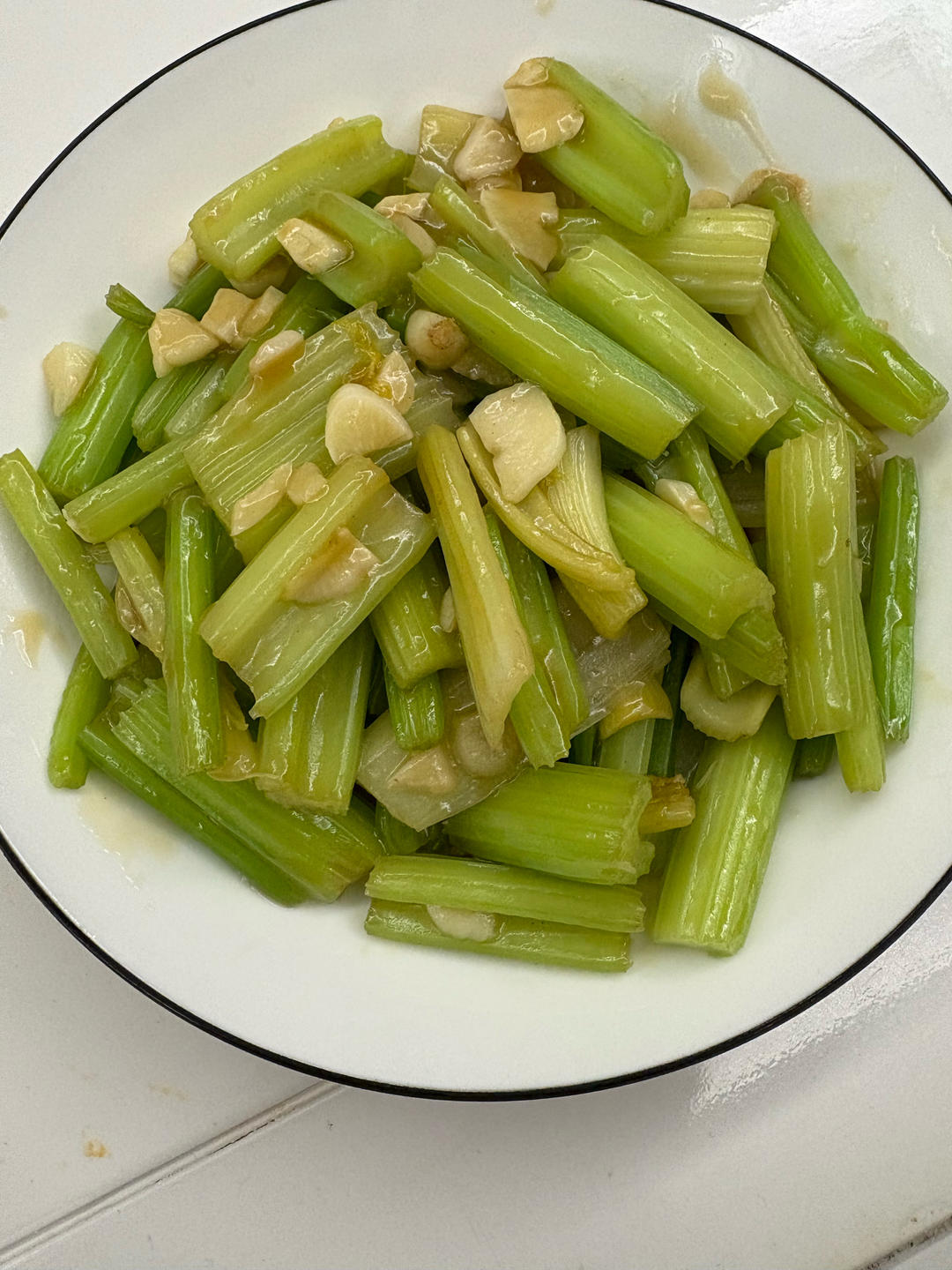究极解油腻好菜：蒜炒西芹