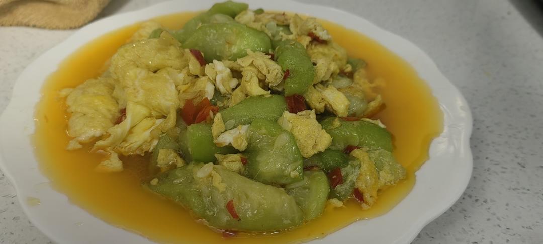 丝瓜剁椒炒蛋｜不出水不发黑的丝瓜家常小炒