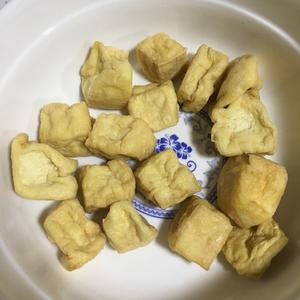 油豆腐黄豆芽汤的做法 步骤1