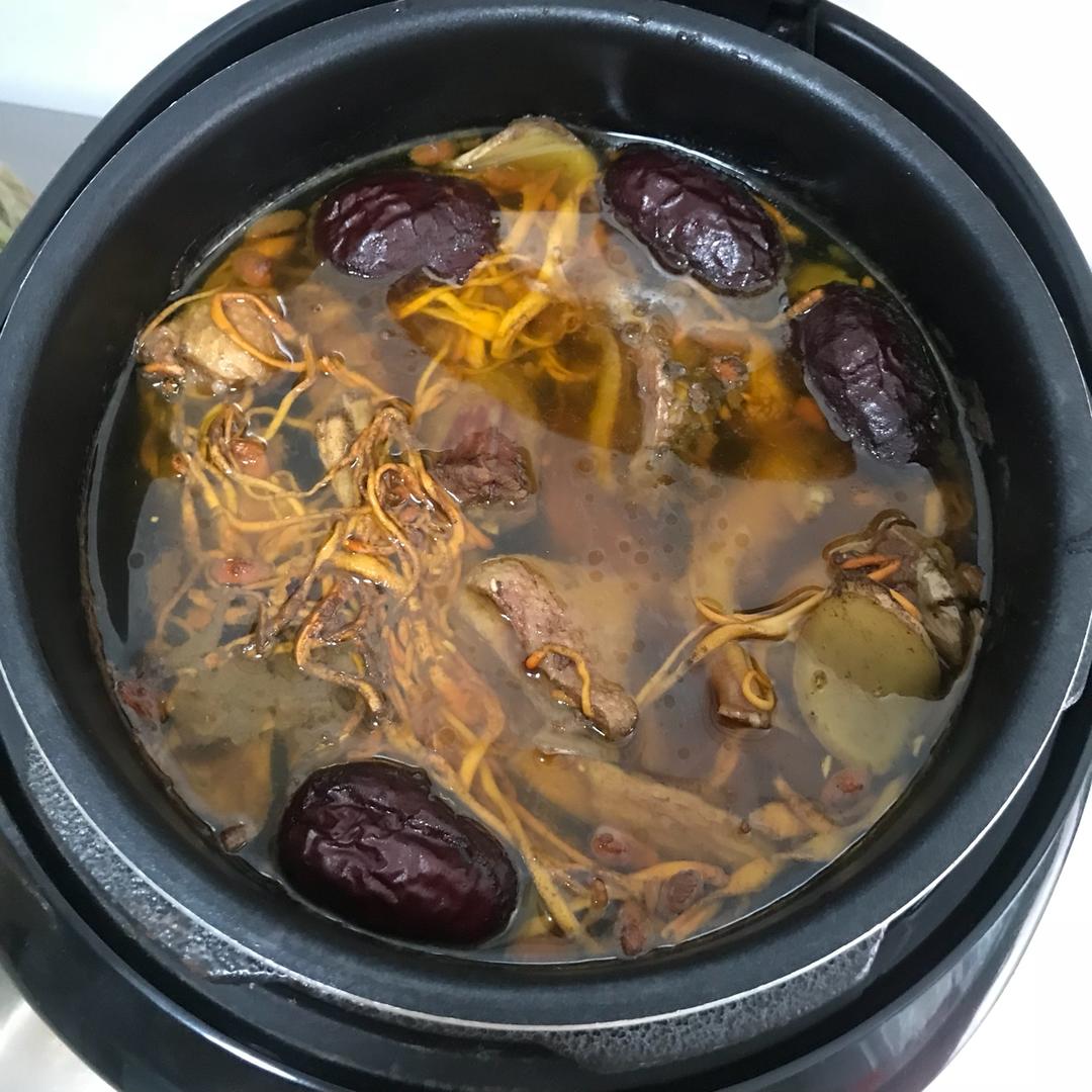 虫草花炖鸭汤