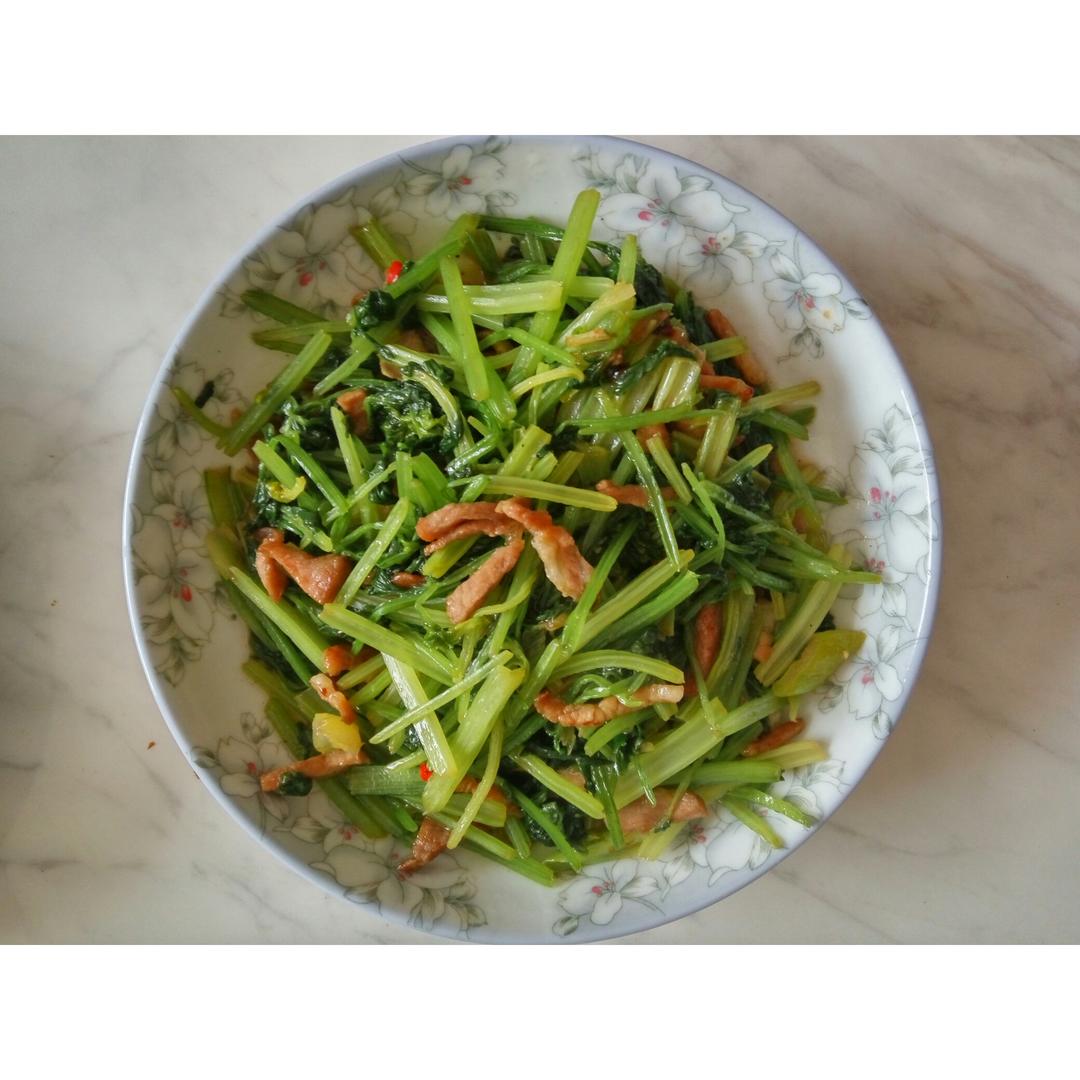 芹菜炒肉
