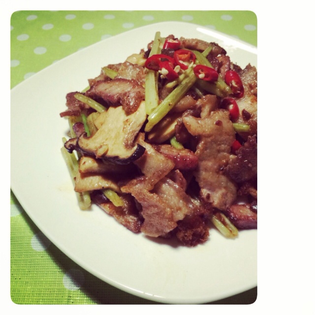五花肉爆炒杏鲍菇