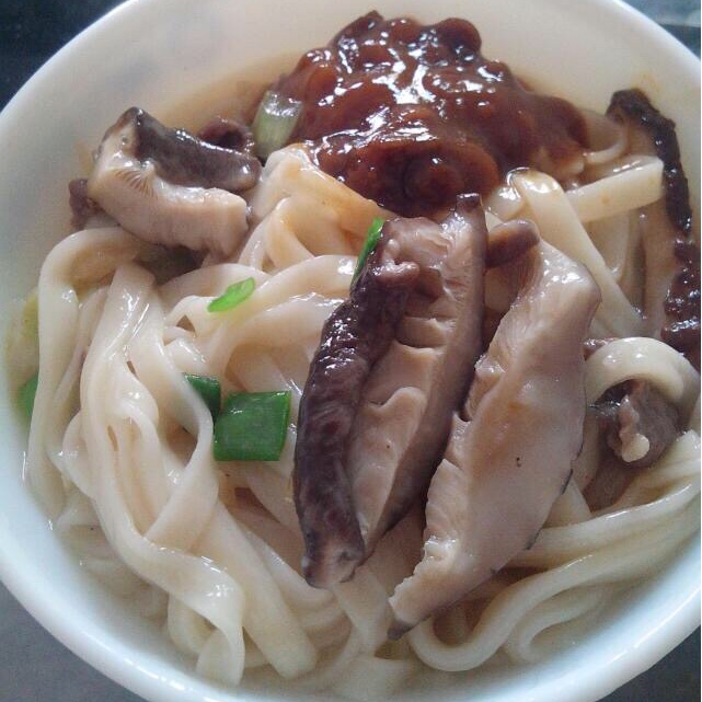 香菇猪肉面
